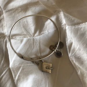 2016 Grad Alex and Ani